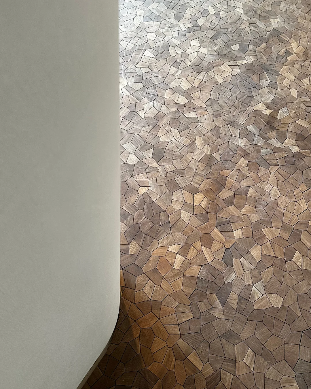 Opus Smoke. Blending in perfectly.
#mercimerci
Picture and installation
@bvo_woodculture