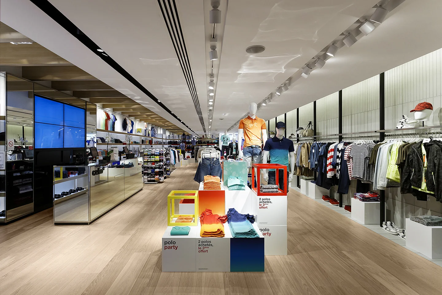 Droit in the Celio store, Paris