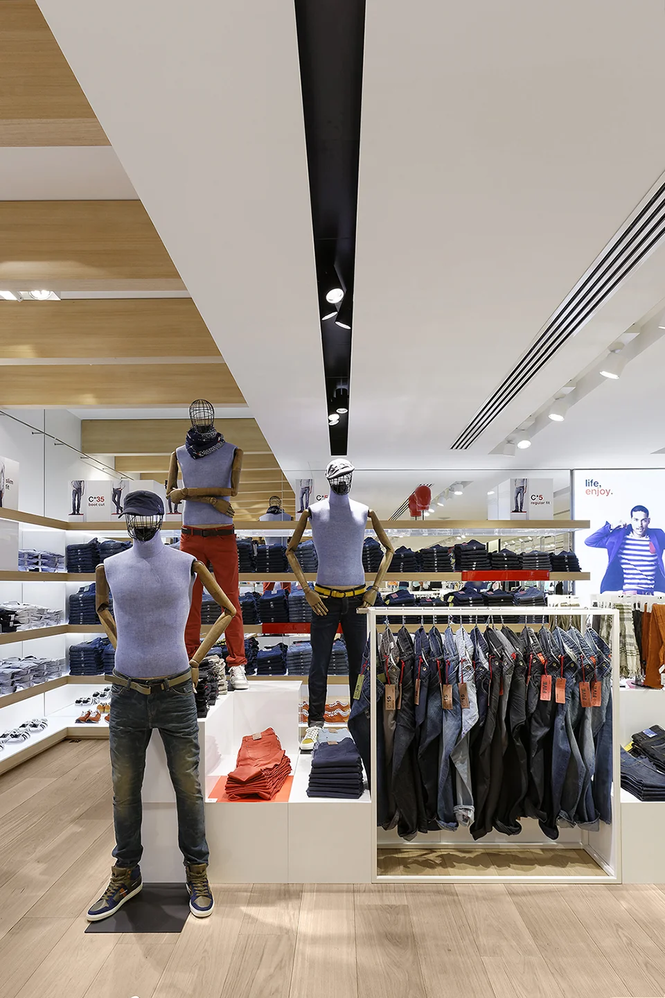 Oscarono Retaildesign - Collection Classics - Finish Miel Doux - Project Celio - Paris
