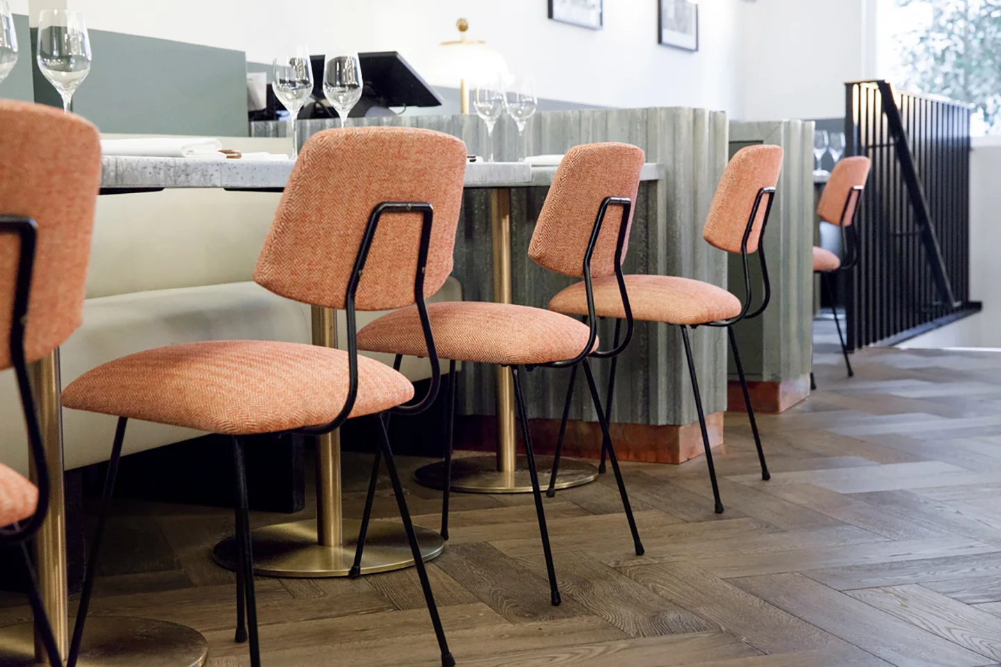 Oscarono Restaurant - Collection Classics - Finish Rocher Brun - Project Frenchie - London