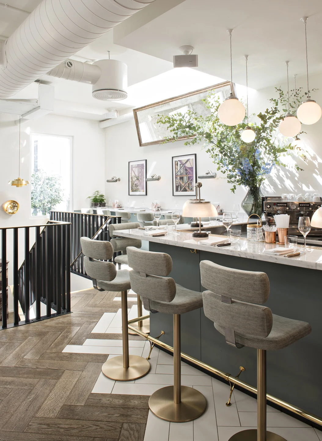 Oscarono Restaurant - Collection Classics - Finish Rocher Brun - Project Frenchie - London