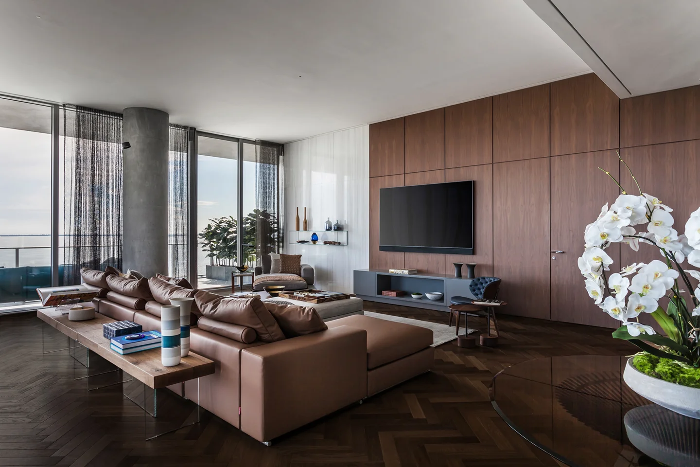 Oscarono - Bogoak - Collection Classics - Finish Brun Marais- Project Private Appartment - Designer Andrea Chicharo