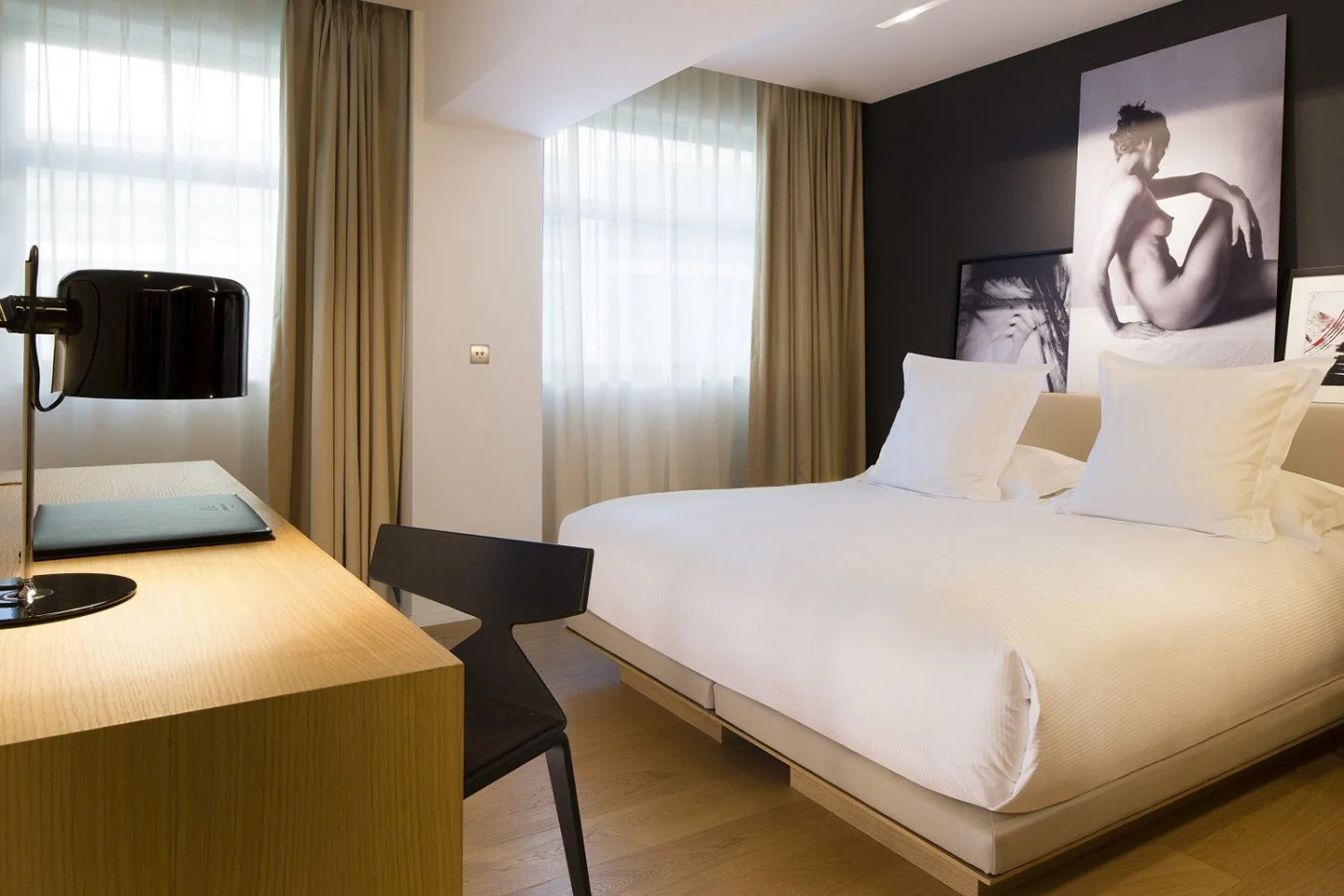 Oscarono Architecture, Collection Classics, Finish Miel Doux, Project Hotel Le Cinq Codet
