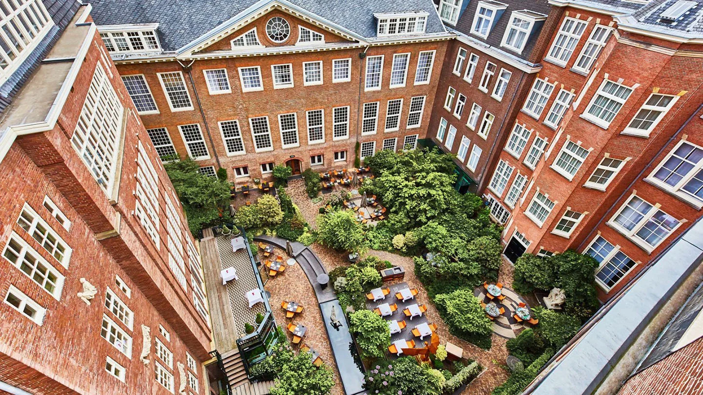 Oscarono Restaurant - Collection Classics - Finish Rocher Brun - Project The Grand Bridges - Amsterdam