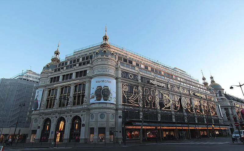 Oscarono Retail - Collection Classics - Finish Rocher-Blanc - Project Le Printemps Paris
