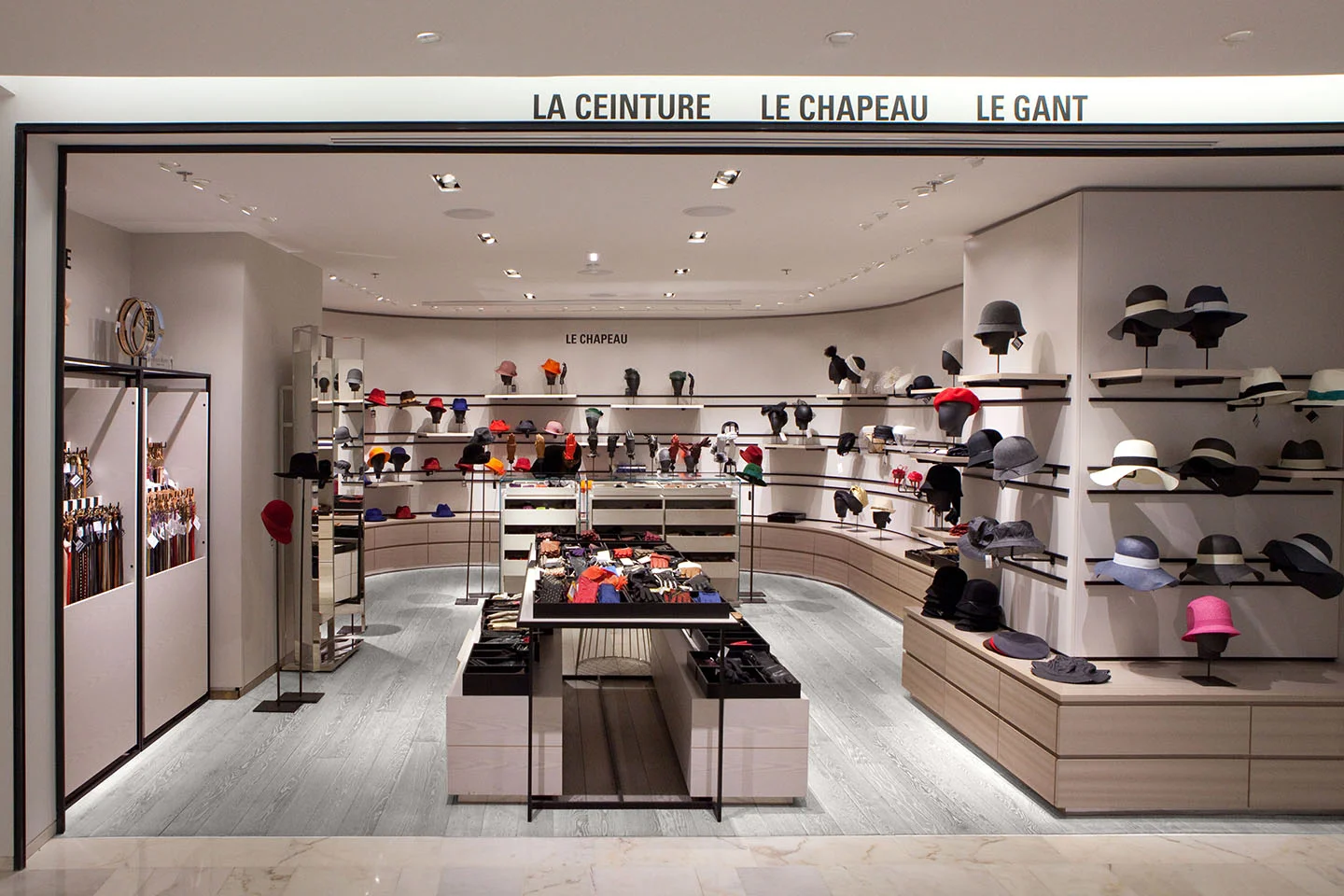 Oscarono Retail - Collection Classics - Finish Rocher-Blanc - Project Le Printemps Paris