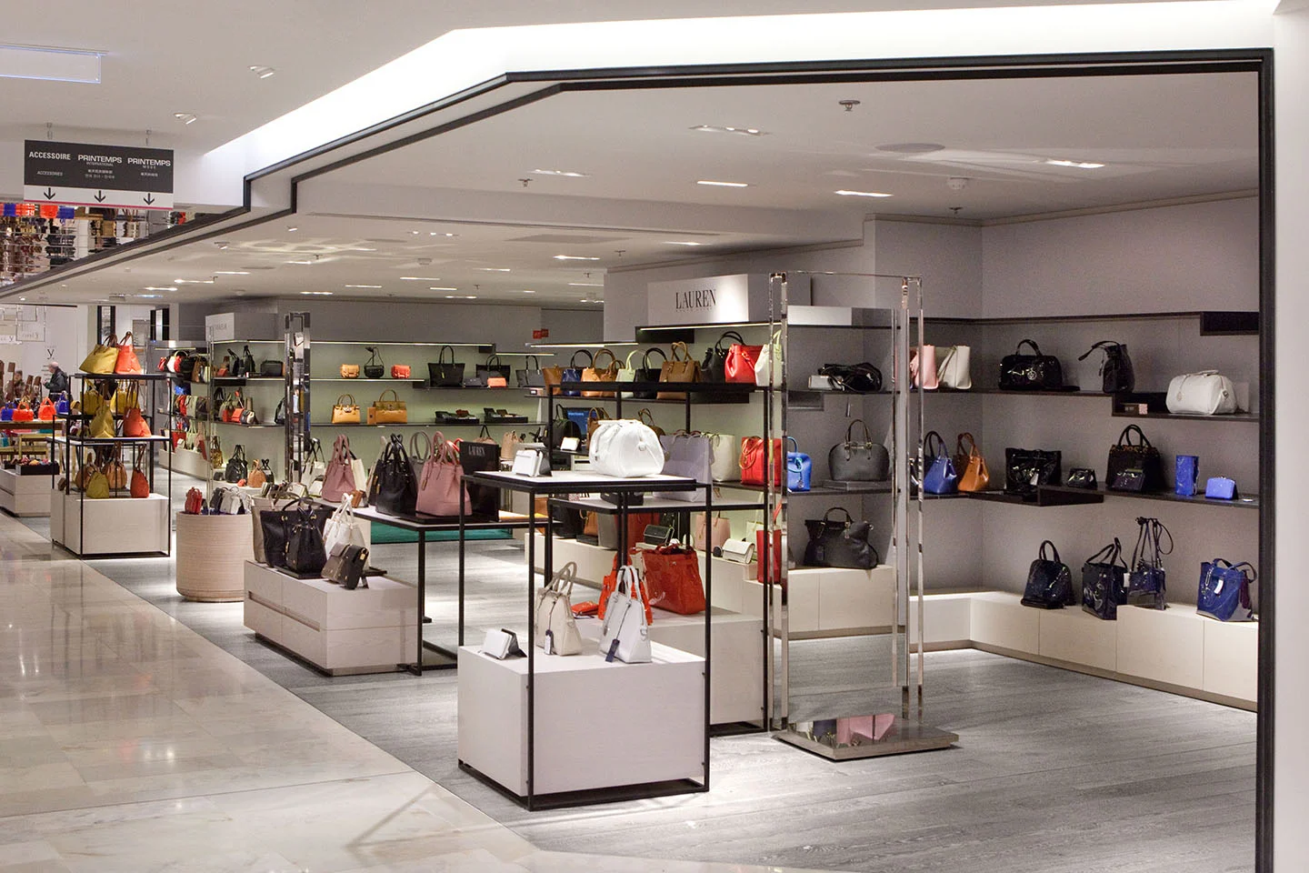 Oscarono Retail - Collection Classics - Finish Rocher-Blanc - Project Le Printemps Paris