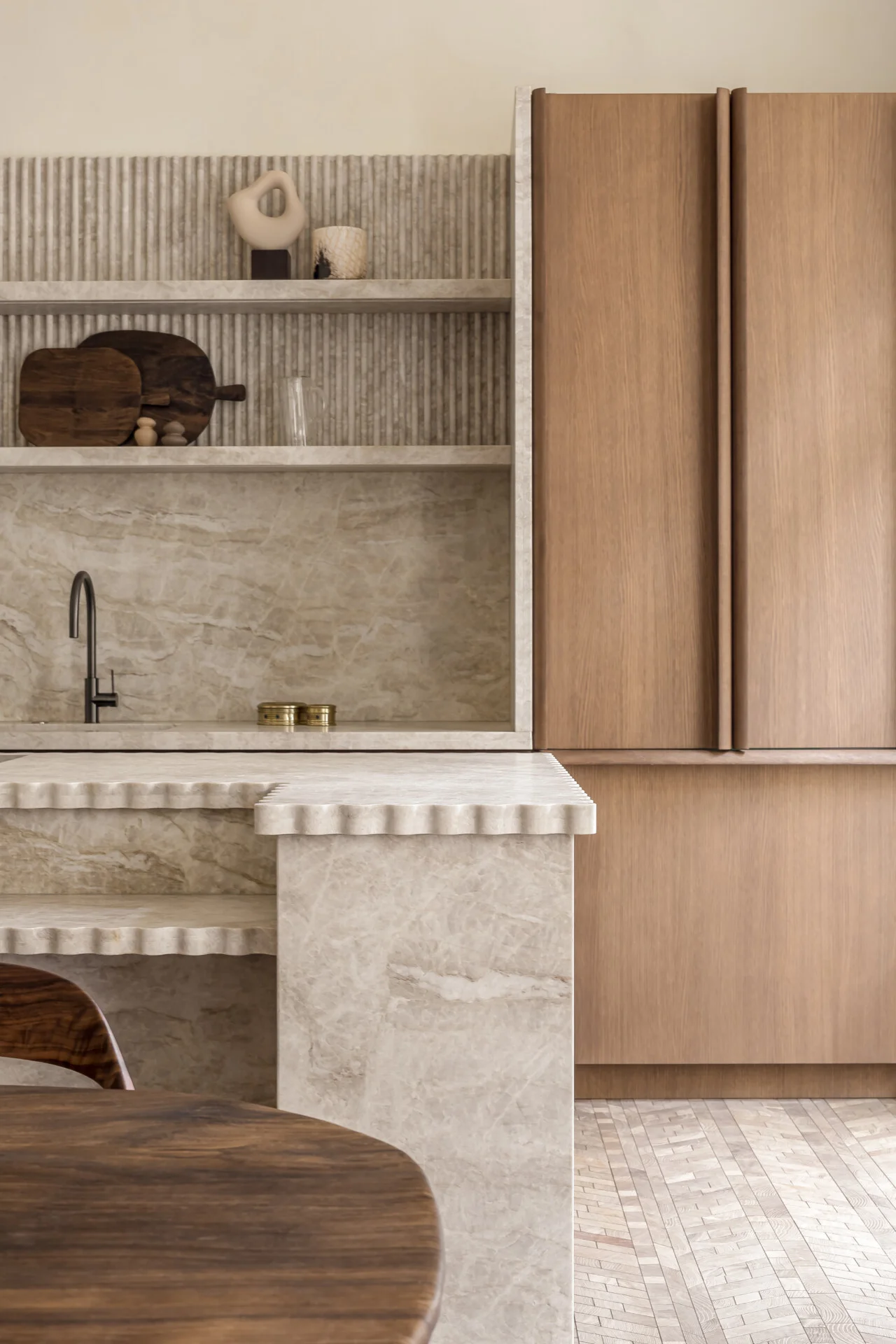 Oscarono_foret_flooring_smoke__BellaPiaRichard_Galilee_paris.jpg
