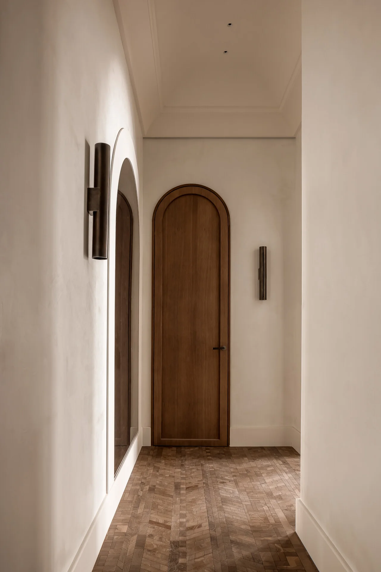 Oscarono_foret_flooring_smoke__BellaPiaRichard_Galilee_paris.jpg