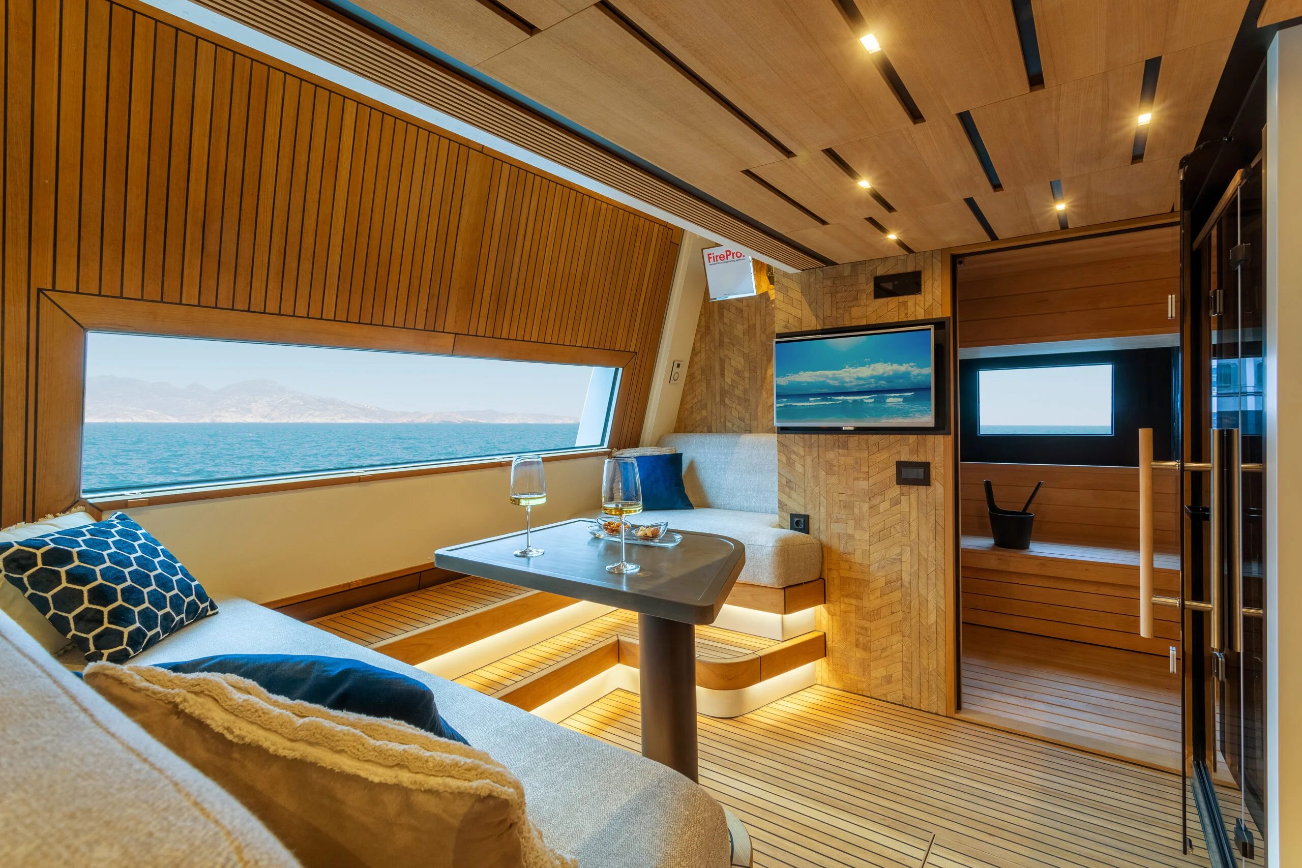 YACHT MY VENERA