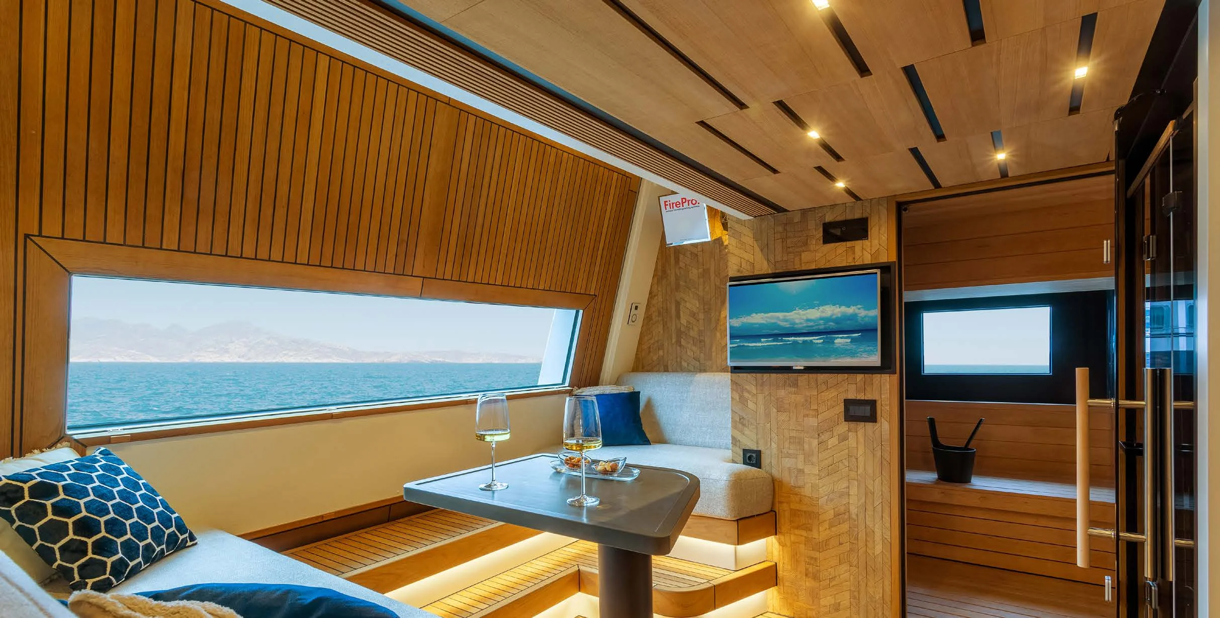 YACHT MY VENERA
