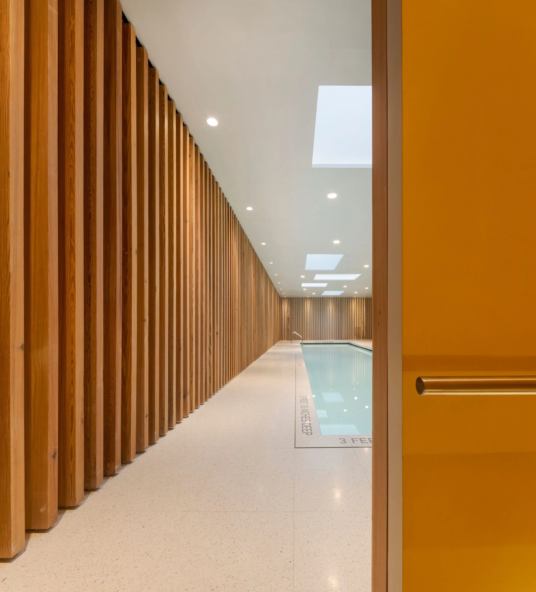 Jardim, New York, pool colonnade