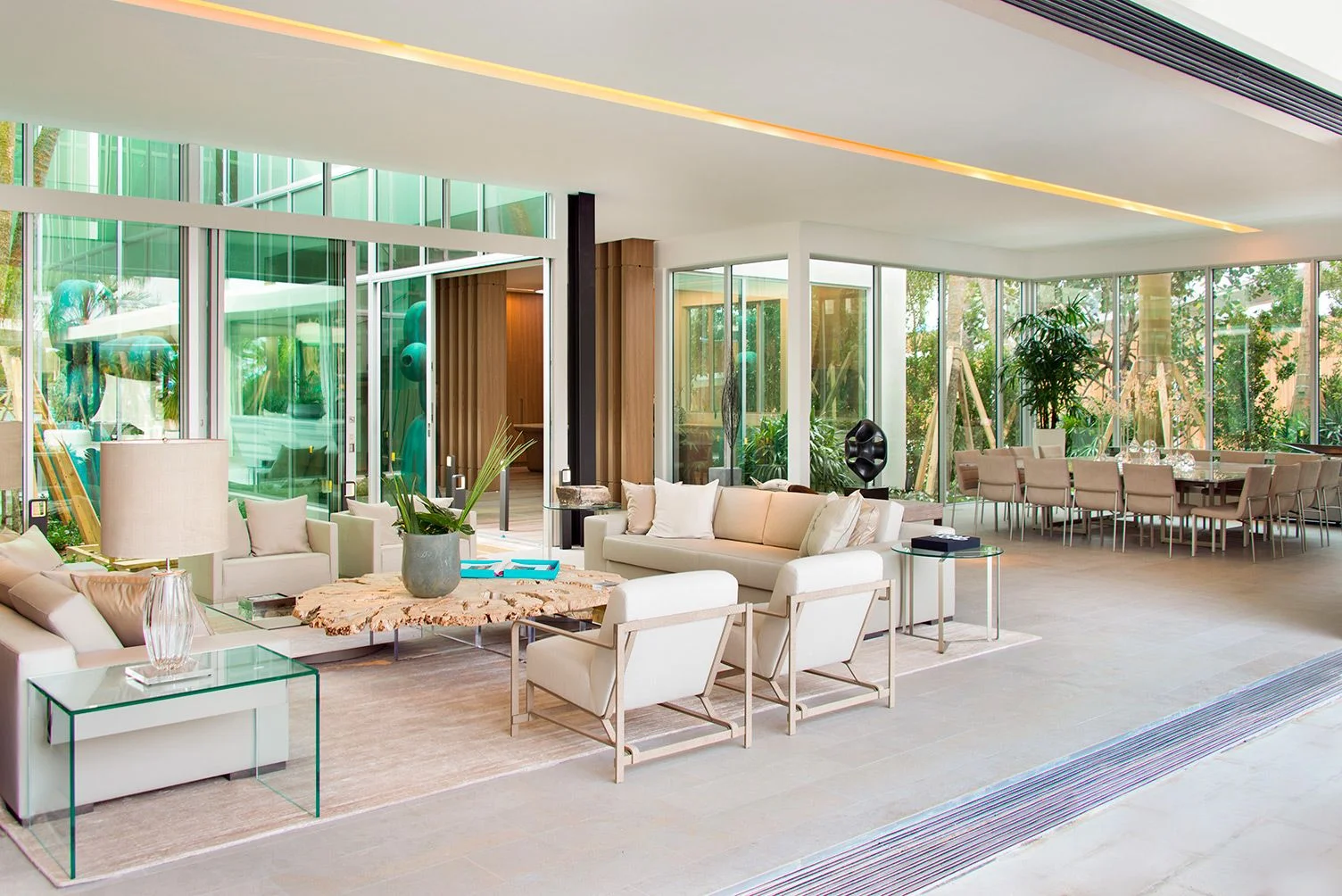 Pine Tree Drive, Miami Beach, living room