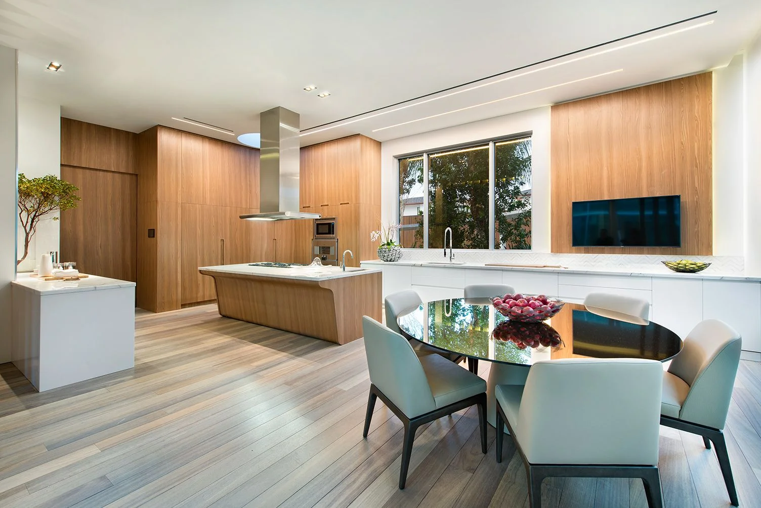 Pine Tree Drive, Miami Beach, kitchen dusk