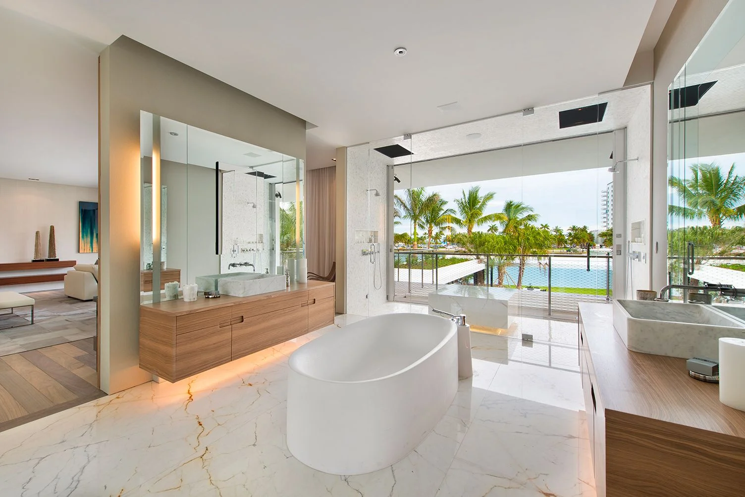 Pine Tree Drive, Miami Beach, master bathroom