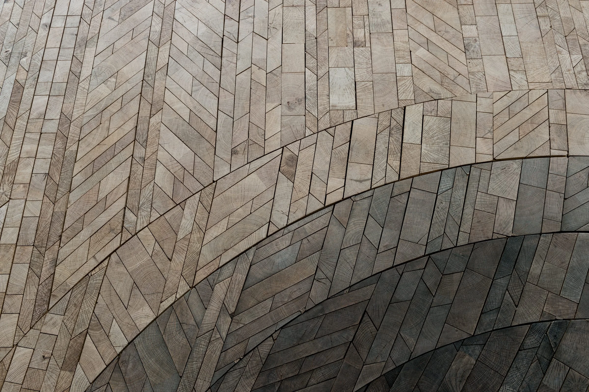 The curved endgrain floor at the Monnaie de Paris